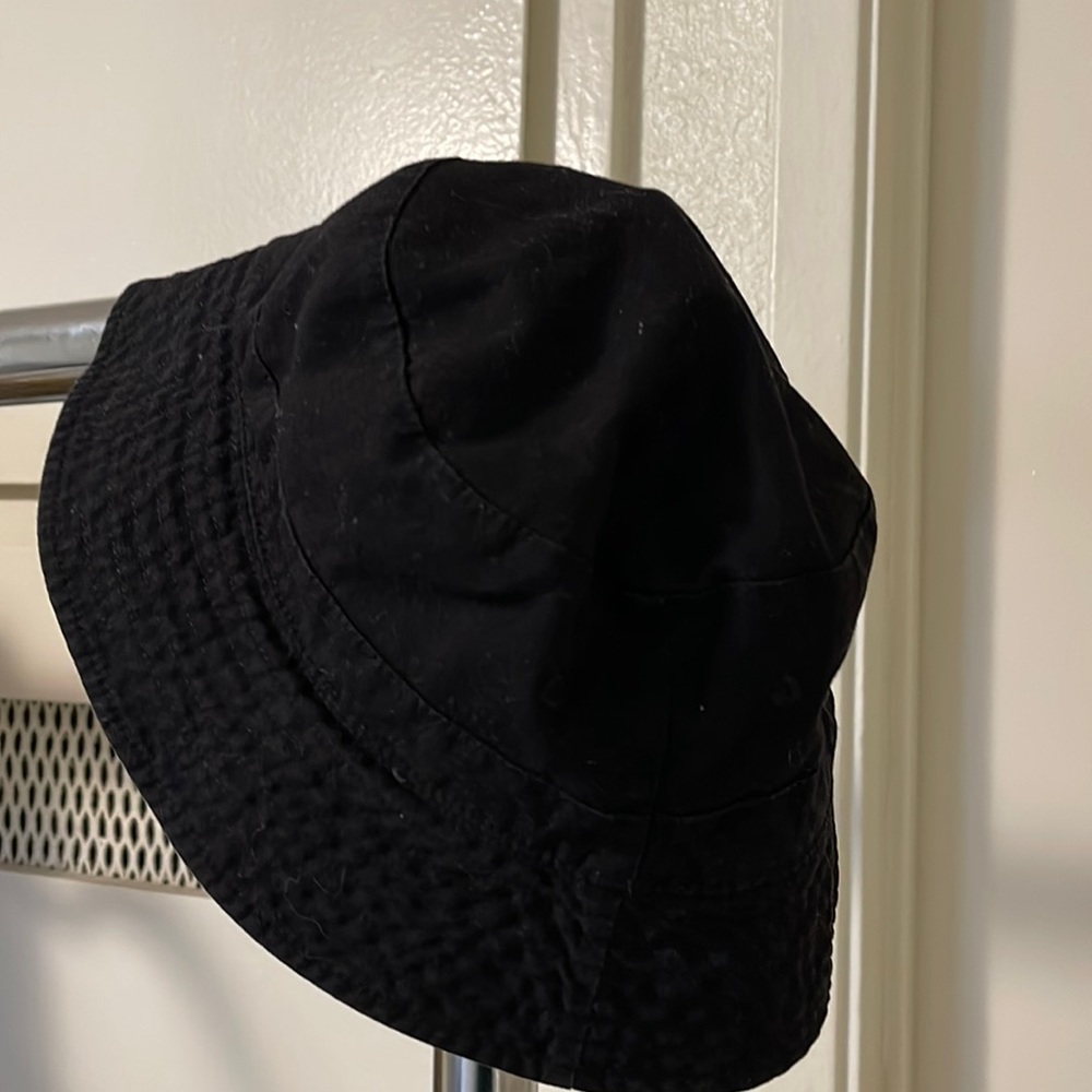 bucket hat